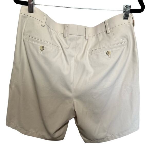 Peter Millar Crown Sport Shorts In Stone Khaki Size 36 - Picture 2 of 3
